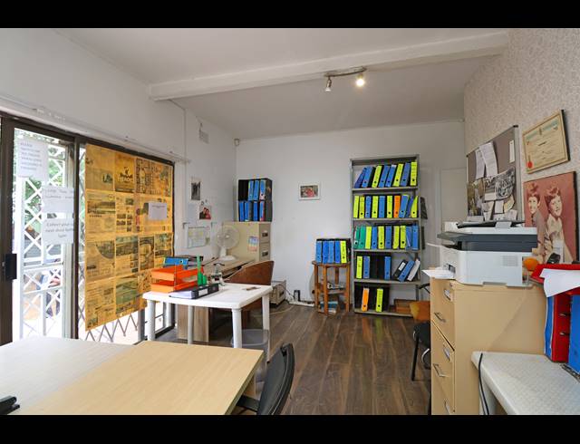 1,487M² BUSINESS FOR SALE IN BRAMLEY